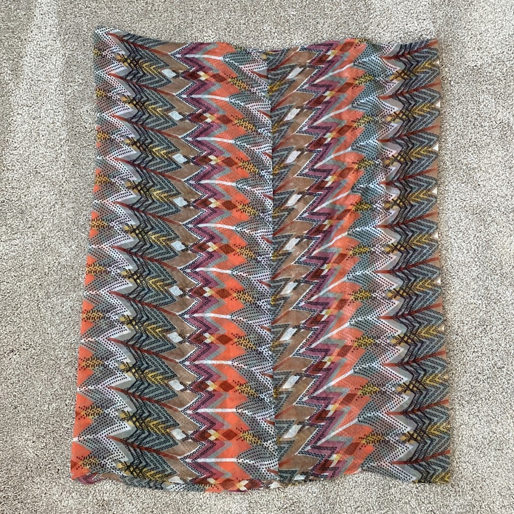 Abstract Geometric Infinity Scarf - Picture 7 of 9